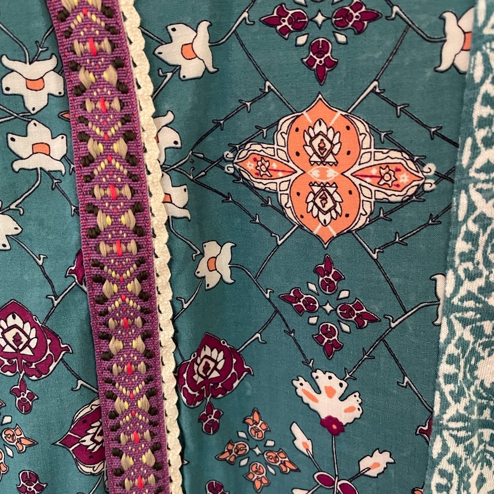 Boho Floral Teal V-Neck Blouse with Embroidered Trim - Picture 2 of 4